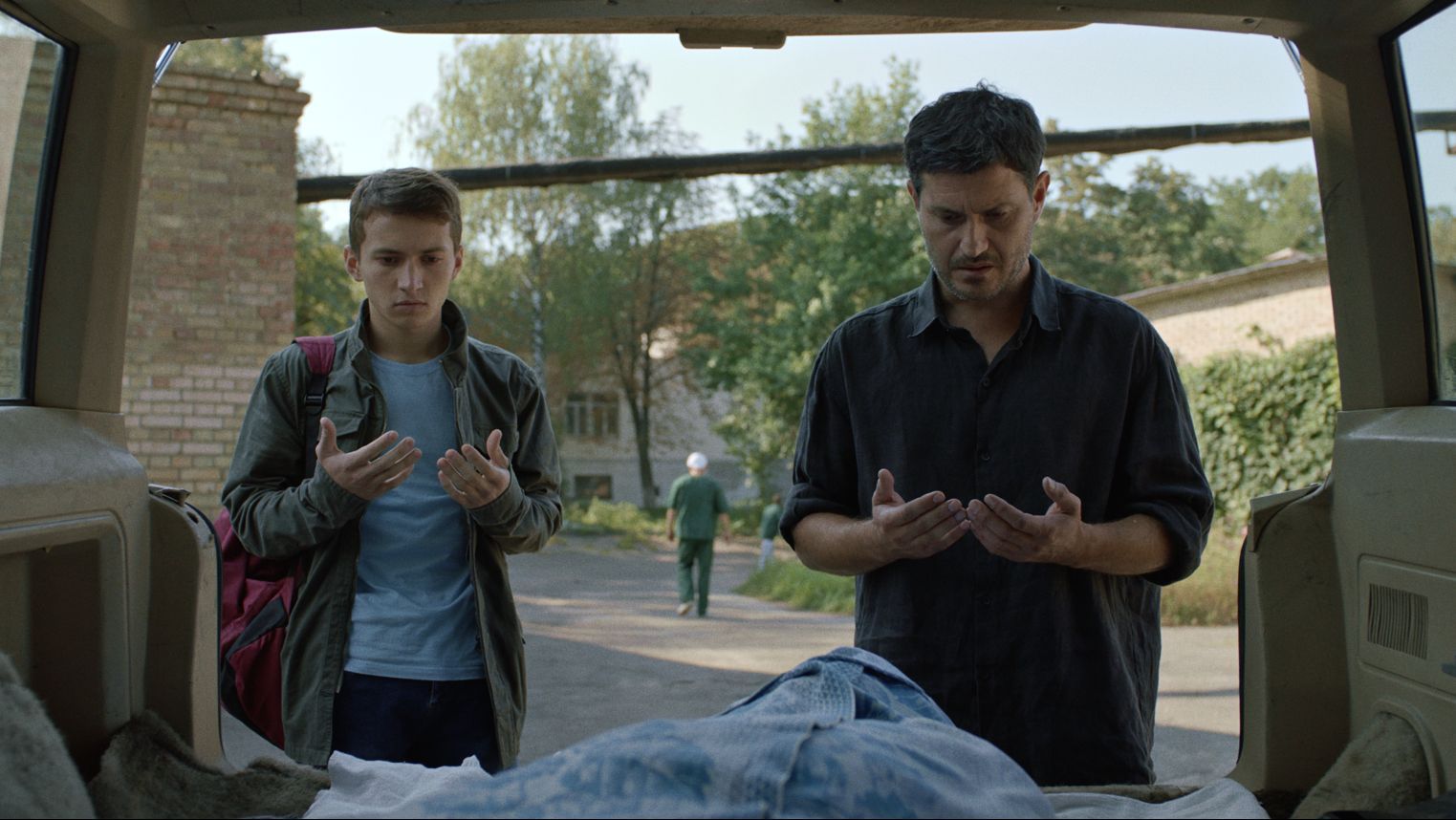 Кадр из фильма режиссера Наримана Алиева «Домой», 2019